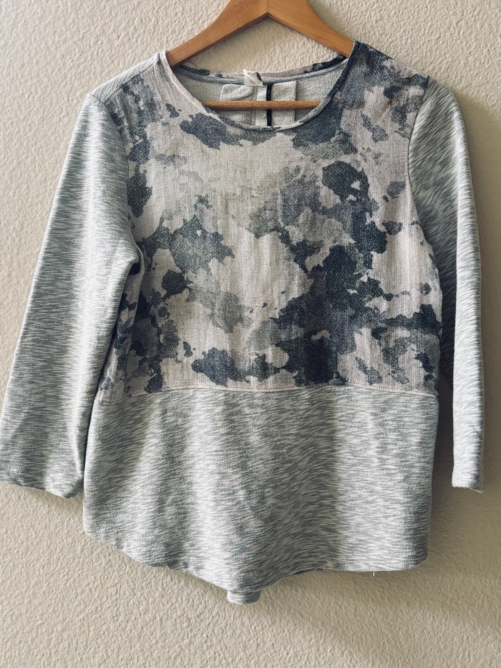 Anthropologie Akemi + Kin Top Sweatshirt
